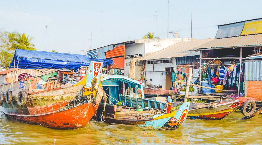 Cai Be floating market Mekong Delta tour