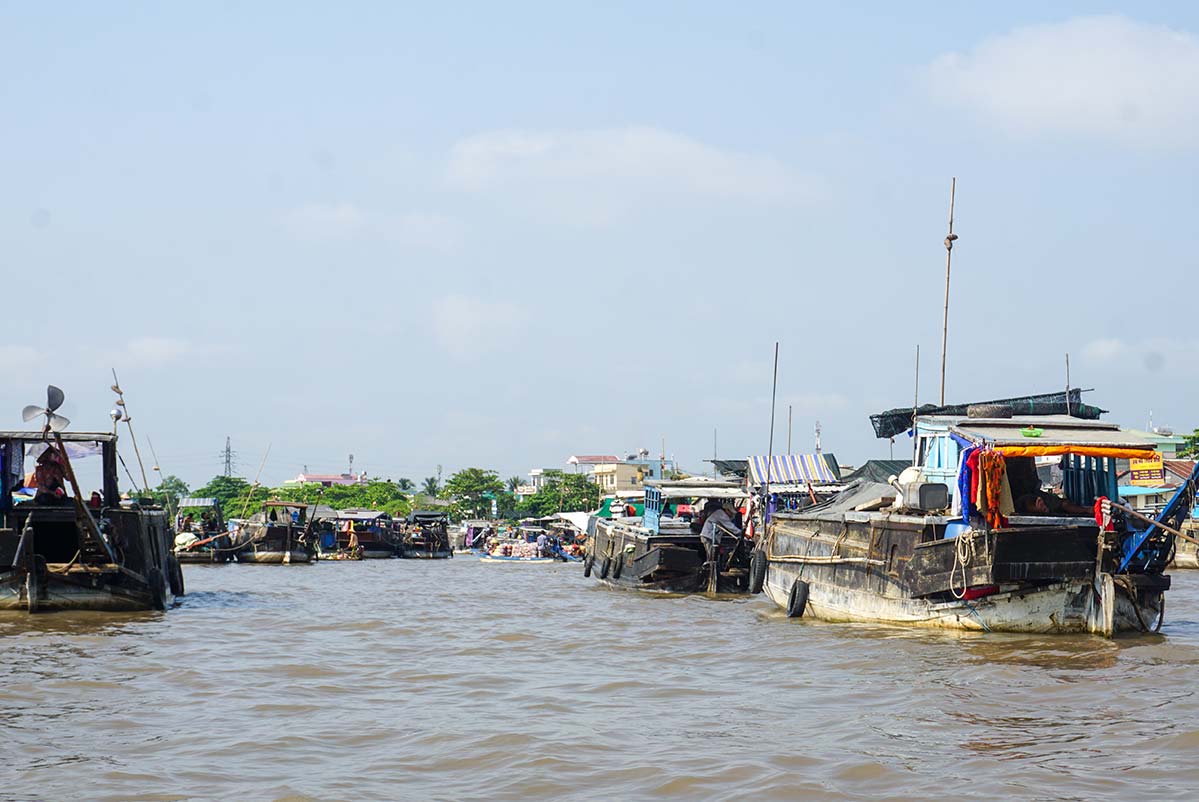 Cai Rang floating market tour