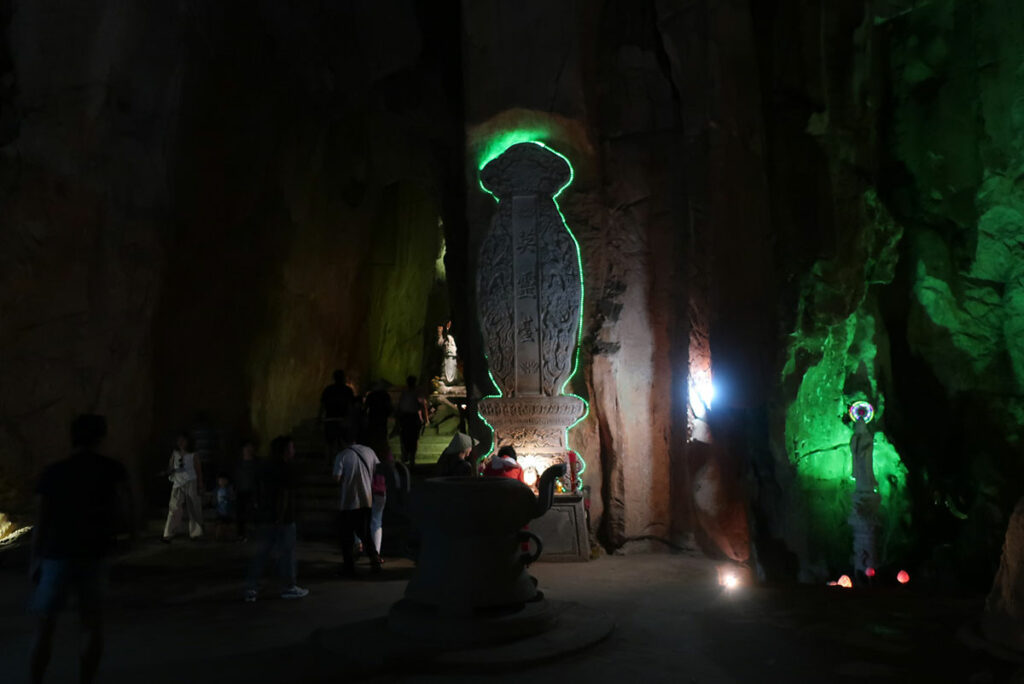 Am Phu cave in Da Nang