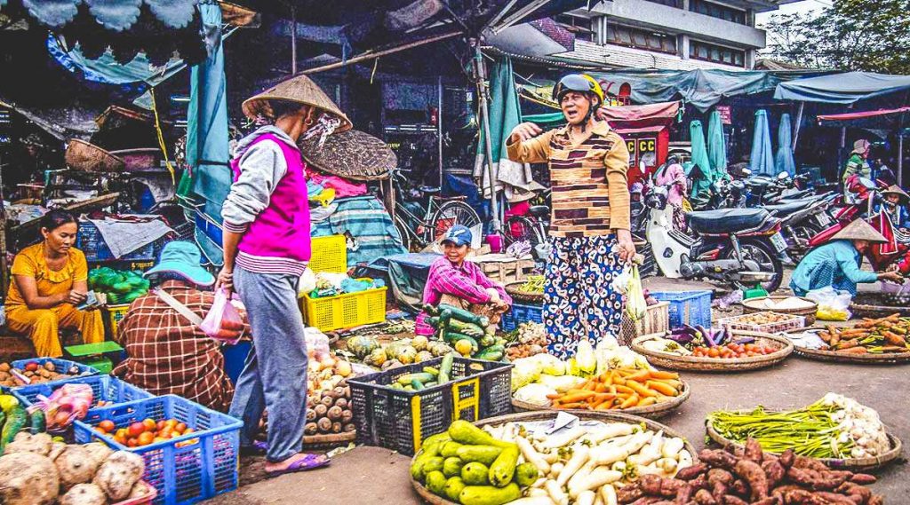 Dong Ba market