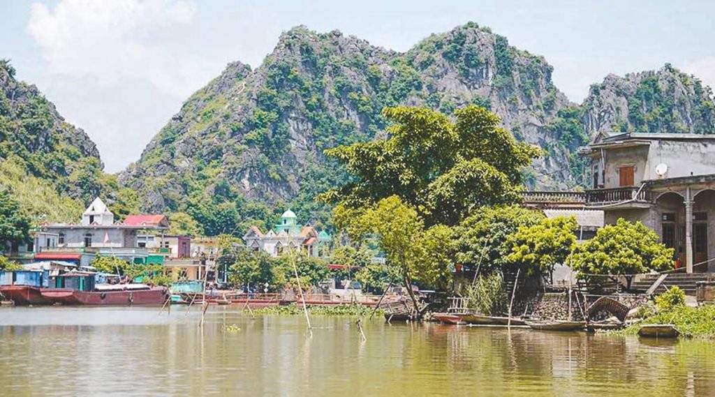Kenh Go Floating Village