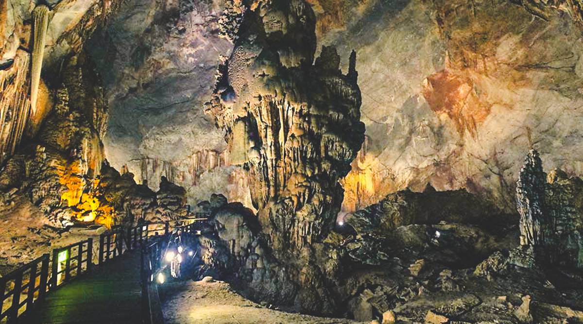 Paradise Cave tour
