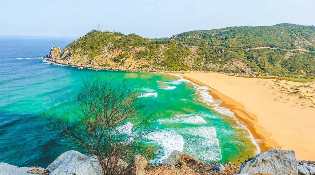 Tu Nham beach, Phu Yen