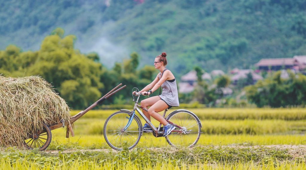 biking Mai Chau