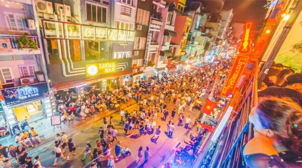 District 1 (city Center) Of Hcmc: Best Things To Do, Food & Accommodation