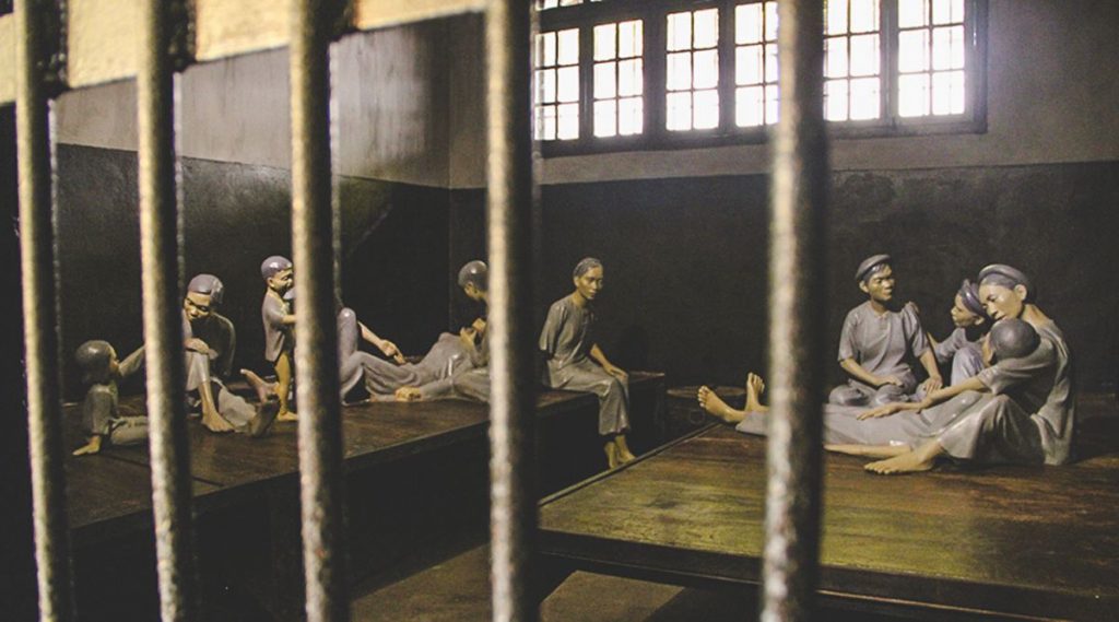Hoa Lo prison