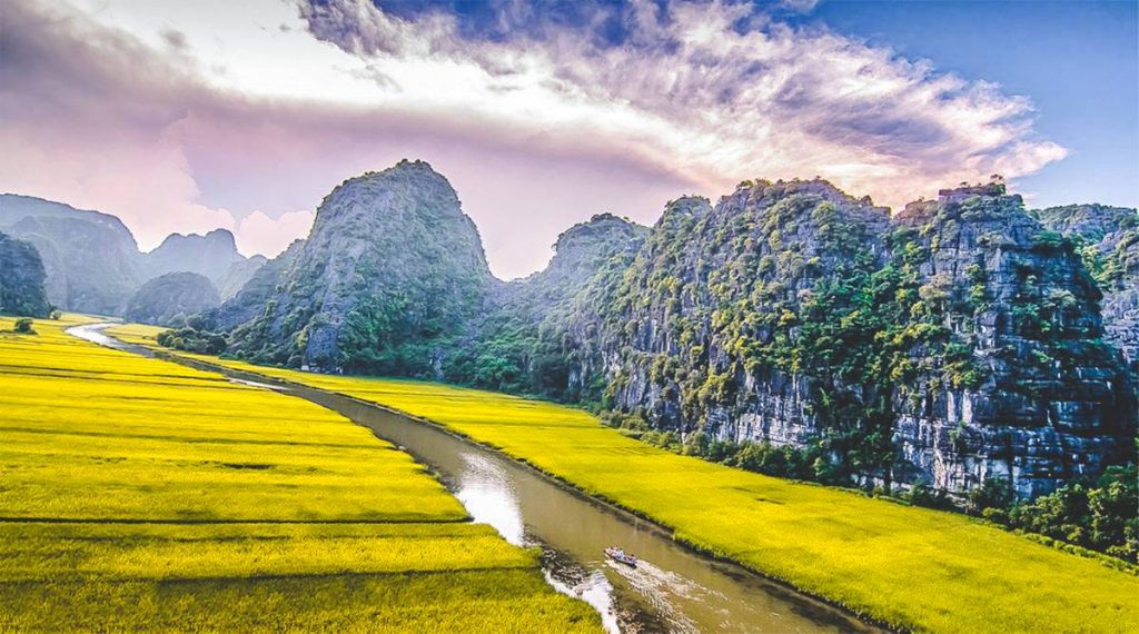 Tam Coc boat trip in Ninh Binh