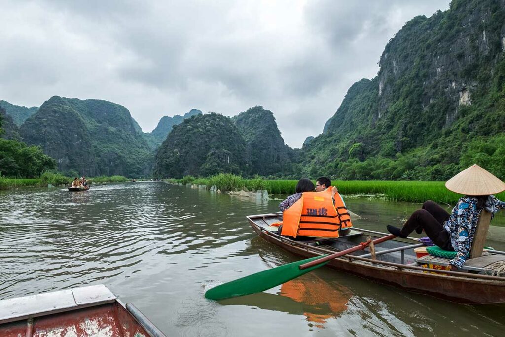 Ninh Binh: Hoa Lu, Mua cave, Tam Coc & cycling day tour from Hanoi