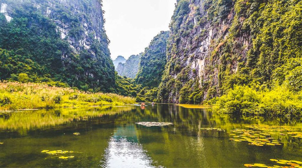 Trang An boat trip in Ninh Binh