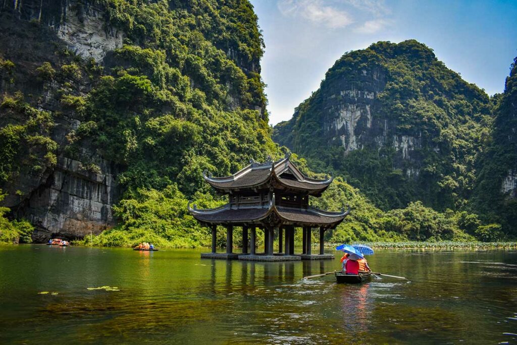 Trang An boat tour