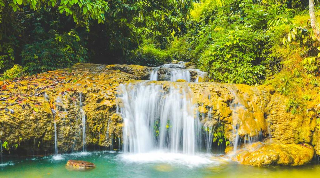 waterfall in Pu Luong