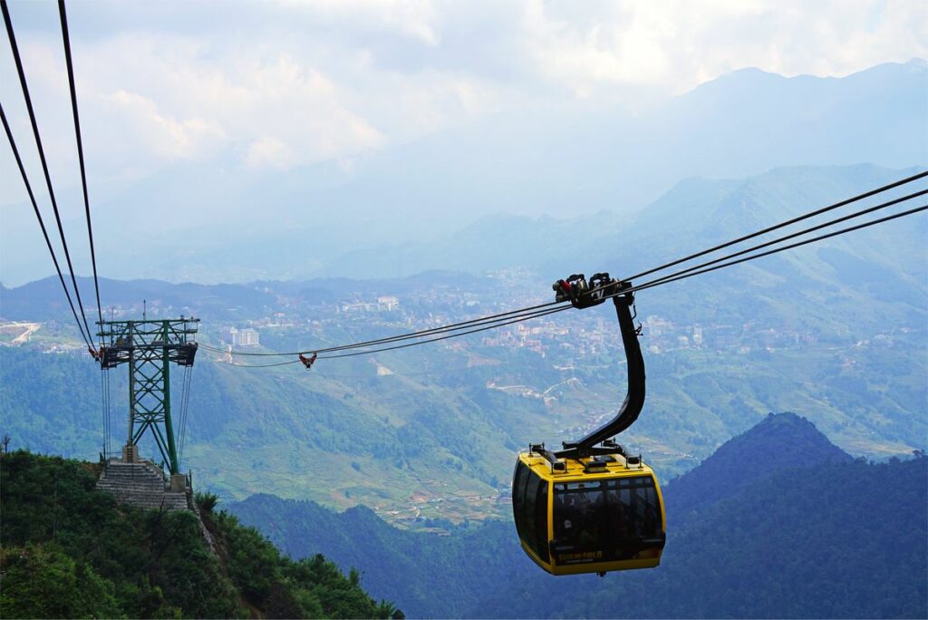 Cable car up to Fansipan mountain