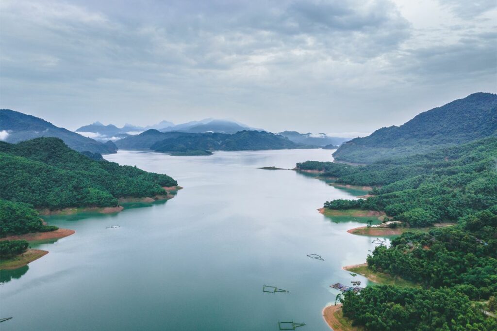 Hoa Binh lake