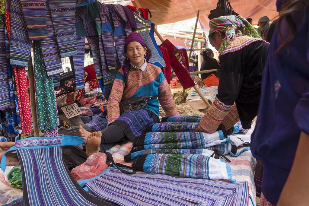 Lung Khau Nhin market near Sapa