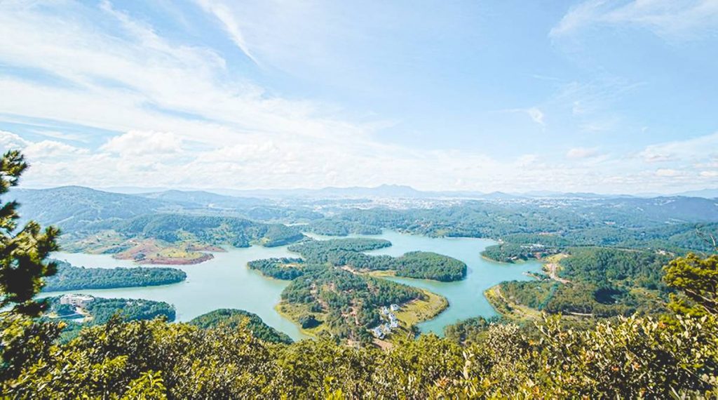 Pinhatt viewpoint Dalat