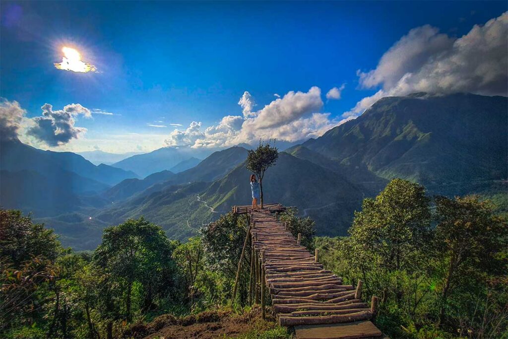 A wooden path creating a viewpoint over Tram Ton Pass at Sapa Heaven’s Gate