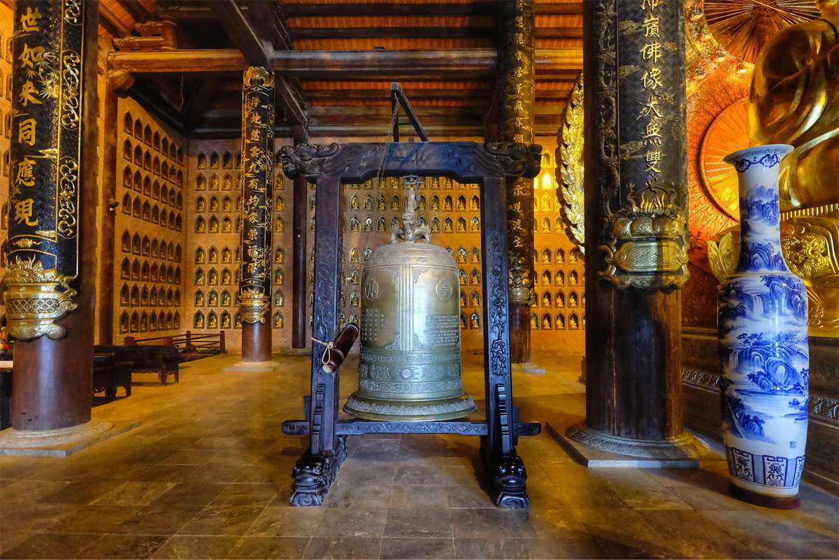 Bronze Bell in Bai Dinh