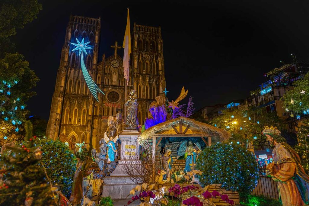 Christmas in Hanoi at the St Joseph Cathedral 