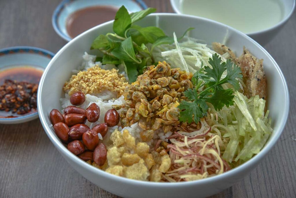 Com Hen – Clam Rice or Noodles