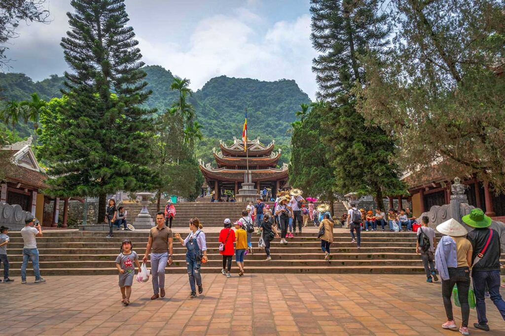 Vietnamese tourists flocking the stairs of Perfume Pagoda during Perfume Pagoda Festival
