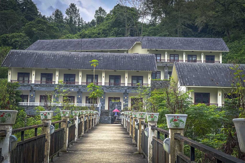 The outside of Saigon-Ban Gioc Hotel in Cao Bang province