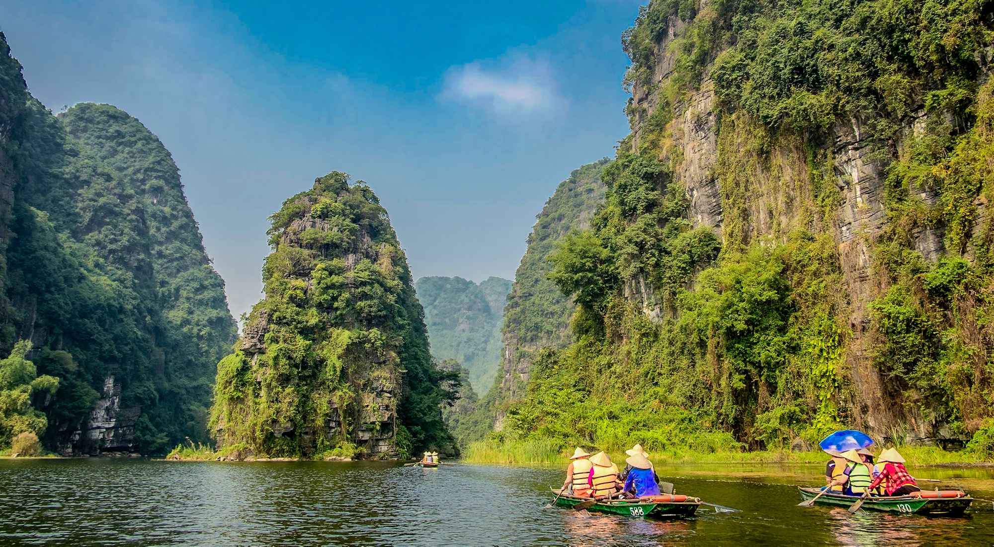 trang an boat tour location
