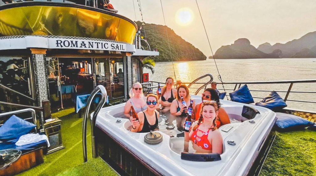 Luxury Halong Bay cruise