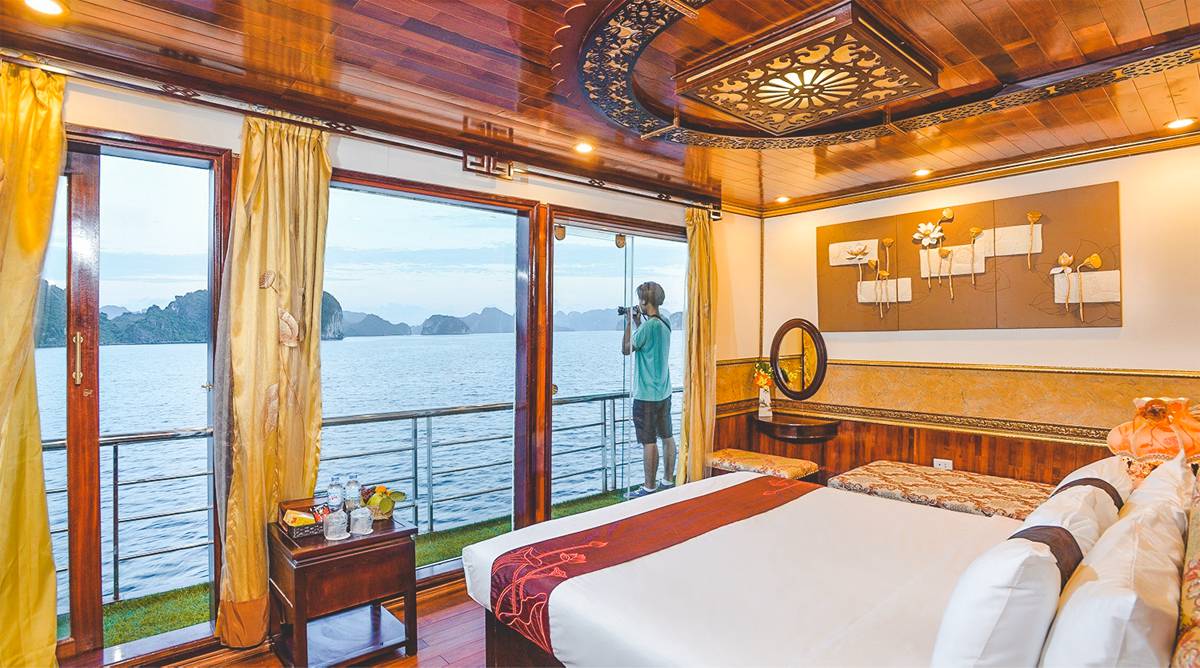 Luxury Halong Bay cruise