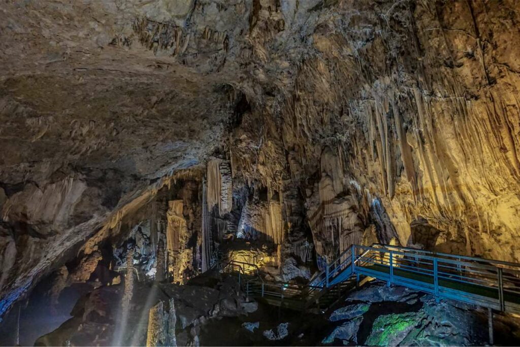 Lung Khuy cave in Ha Giang