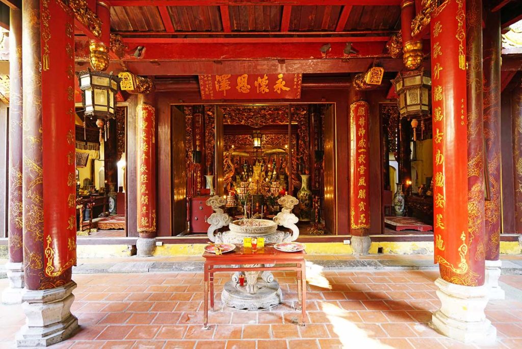 Bach Ma temple in Hanoi