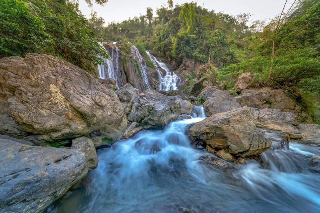 Go Lao Waterfall in Mai Chau