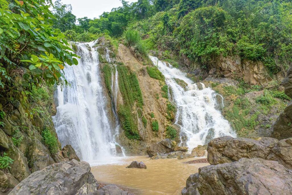 Go Lao Waterfall in Mai Chau with lots of water during rainy season