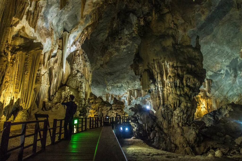 Paradise Cave Phong Nha