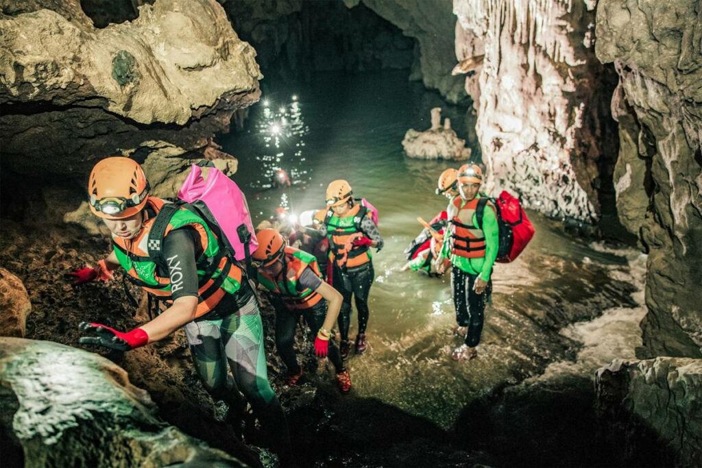 phong nha cave trip