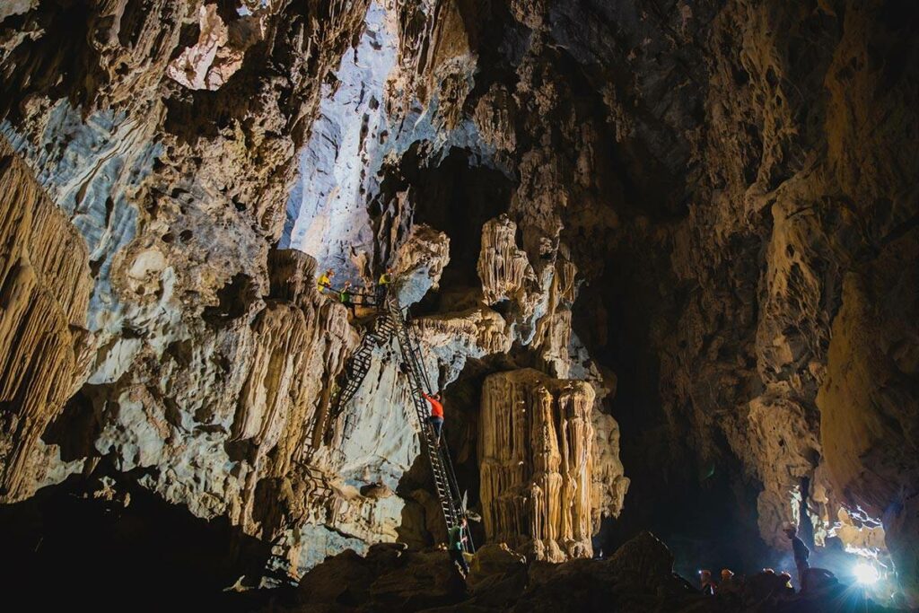 Tu Lan cave