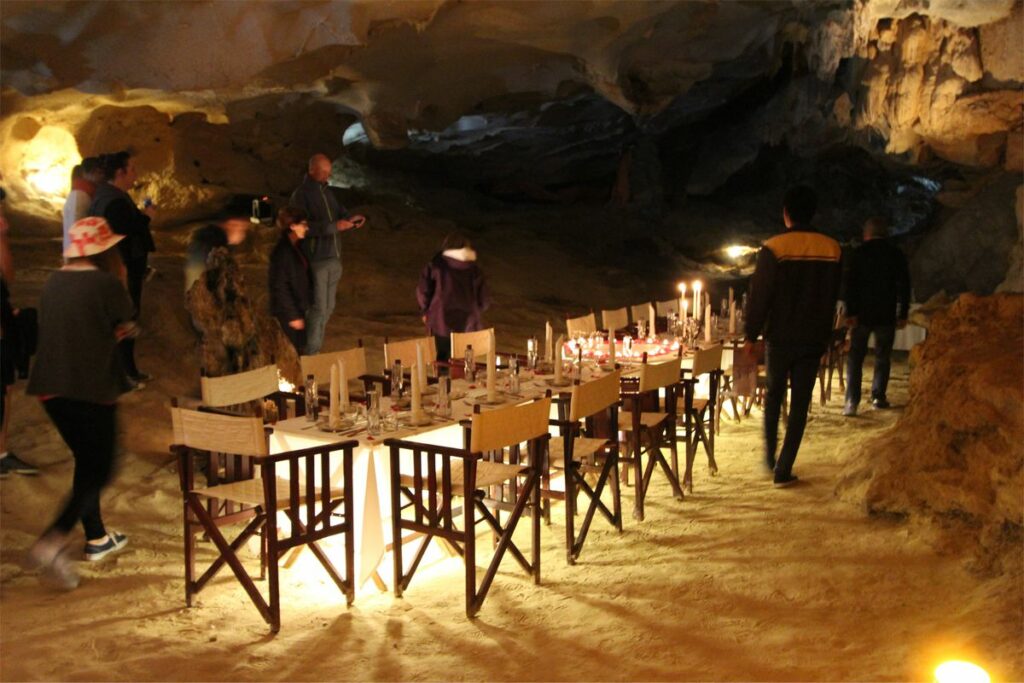 Bai Tu Long Bay cave dining