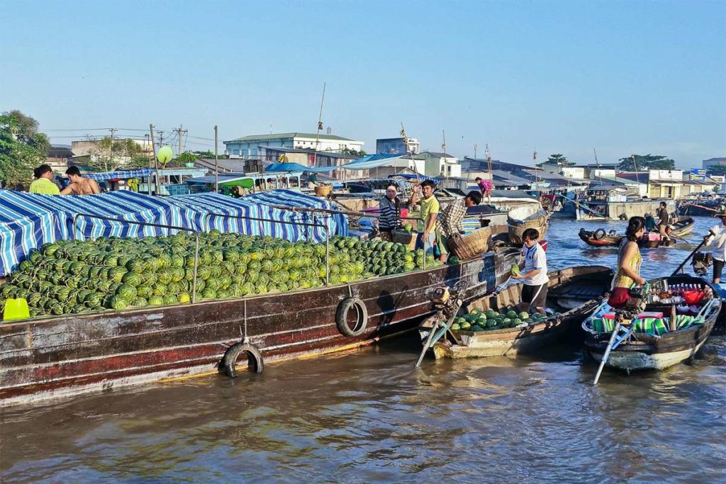 Cai Rang floating market