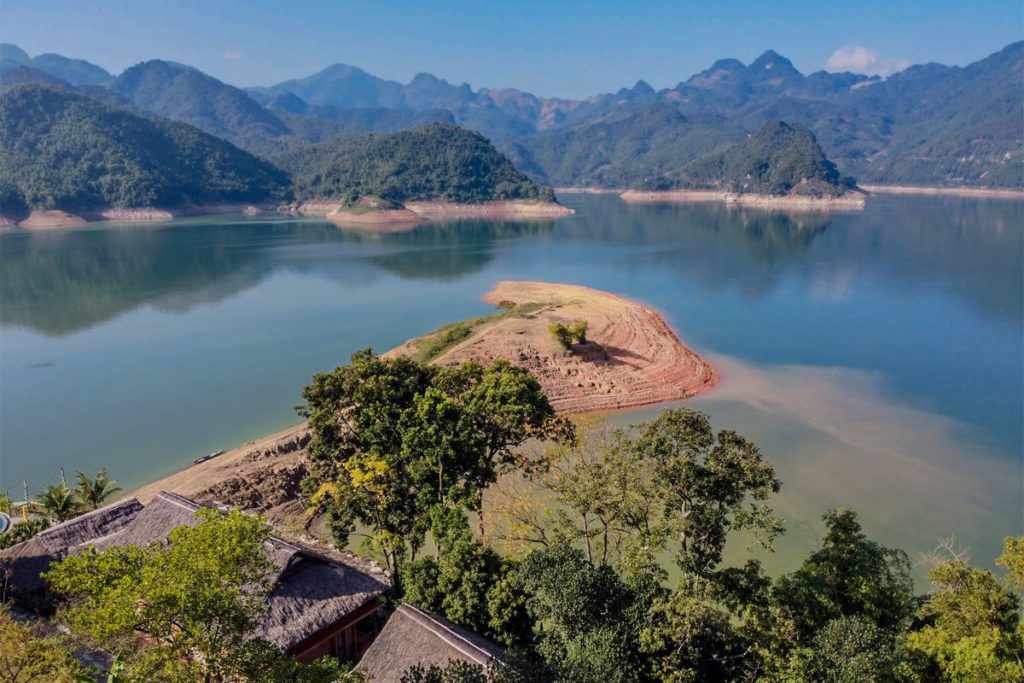 Hoa Binh lake