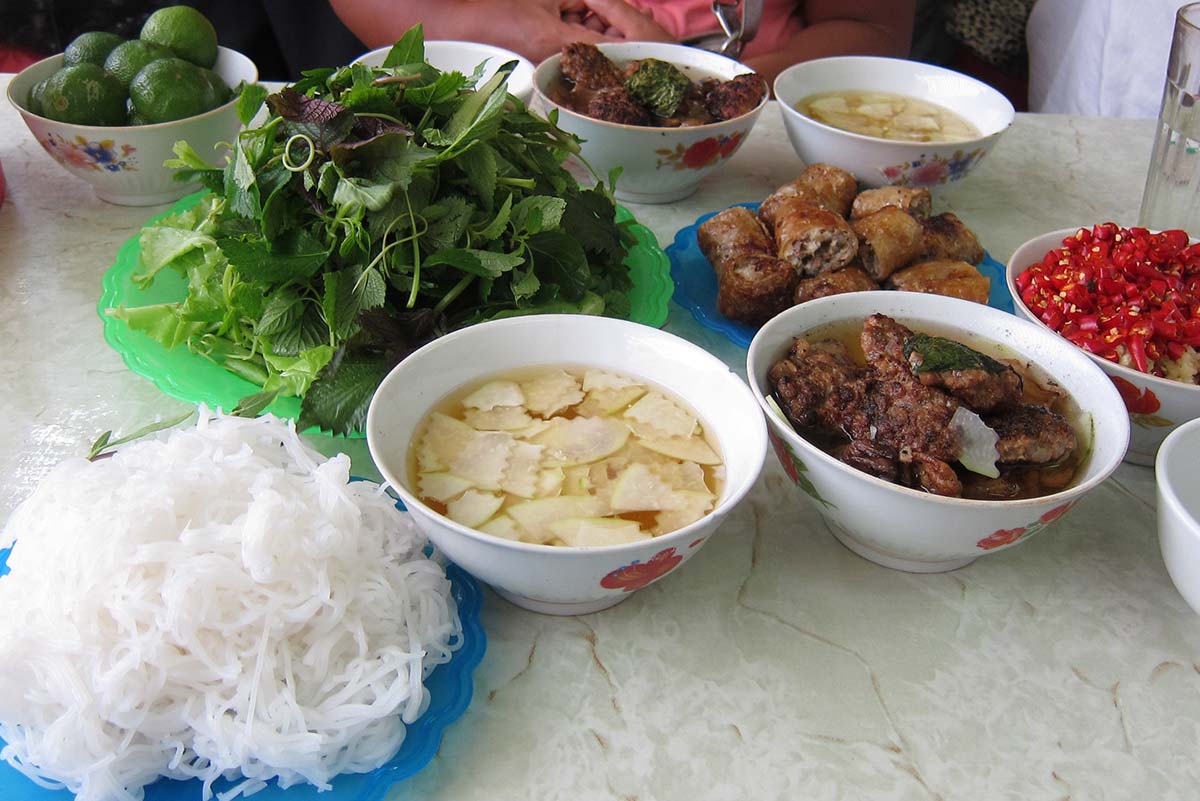 bun cha hanoi how to eat