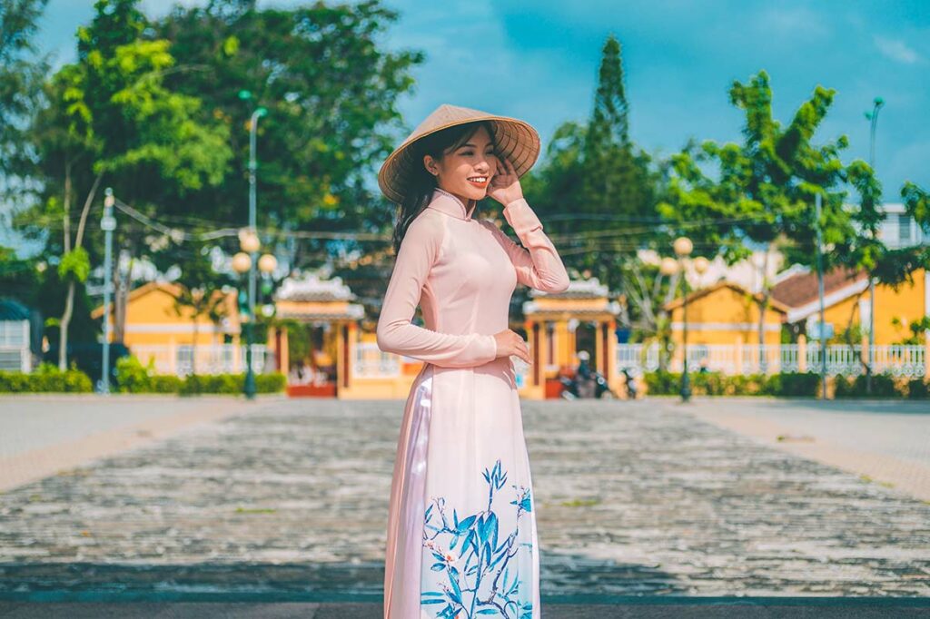 ao dai, the traditional dress in Vietnam