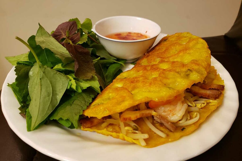 Bánh xèo - Vietnamese food