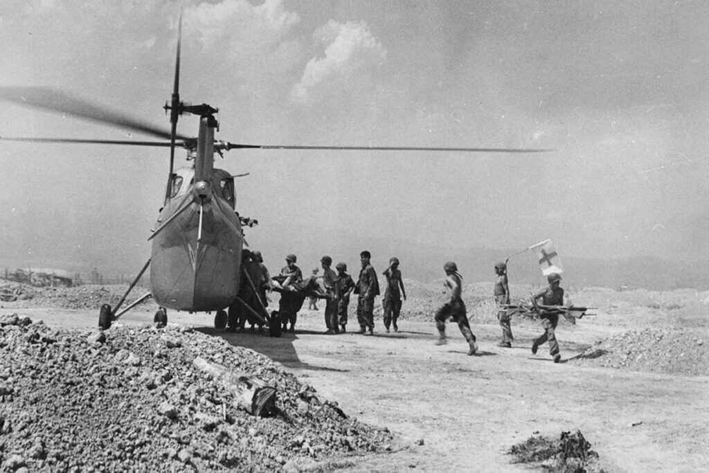 FIRST INDOCHINA WAR 1954 - Battle of Dien Bien Phu Wounded