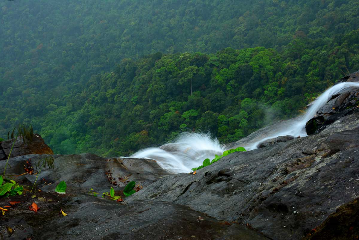 Do Quyen Waterfall in Bach Ma National Park