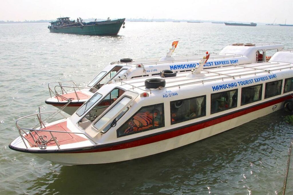 Speed ferry connecting Chau Doc (Vietnam) -  Phnom Penh (Cambodia)