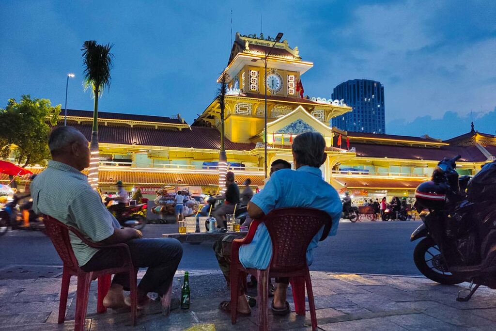 Binh Tay Night Market