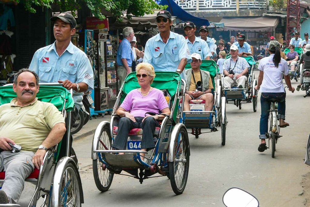 cyclo tour in VIetnam