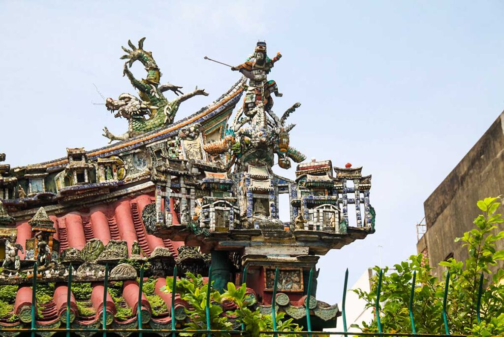 roof of Quan Am Pagoda