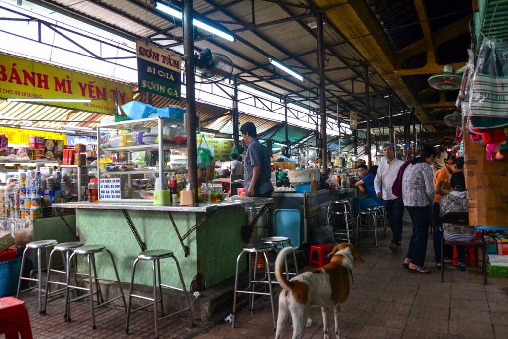 Tan Dinh Market street food