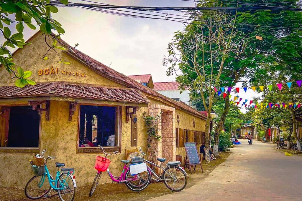 bikes in Duang Lam Ancient Village