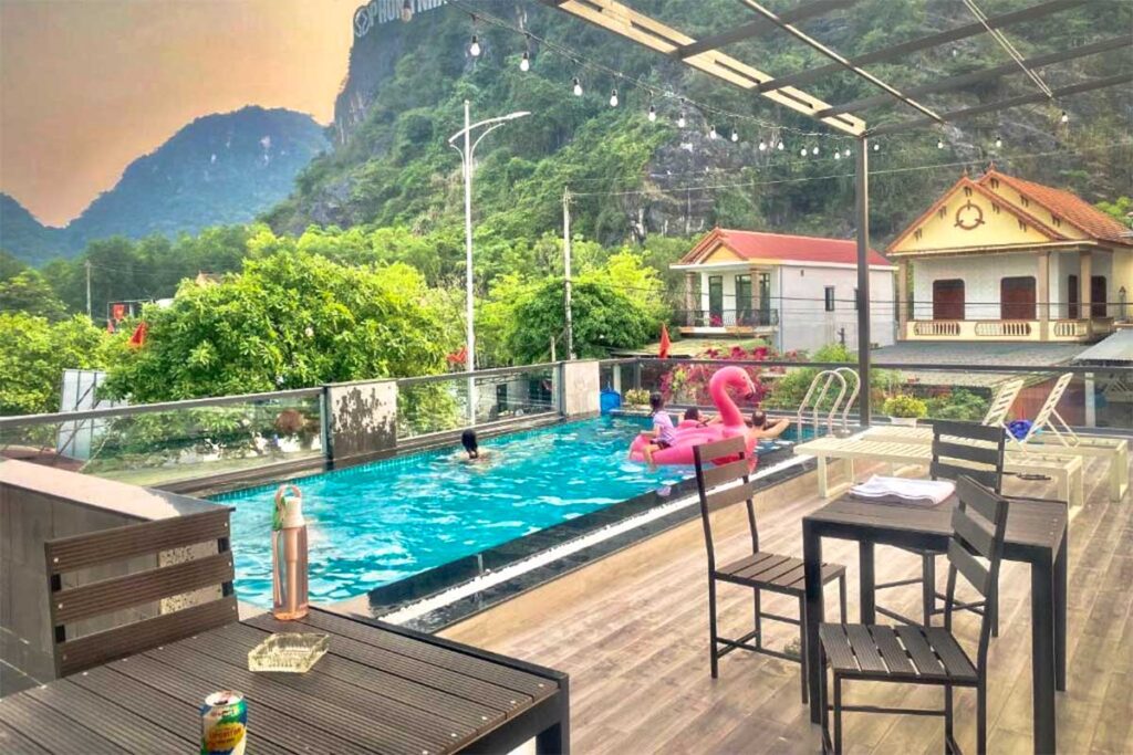 Rooftop pool of Tien's Cozy Homestay